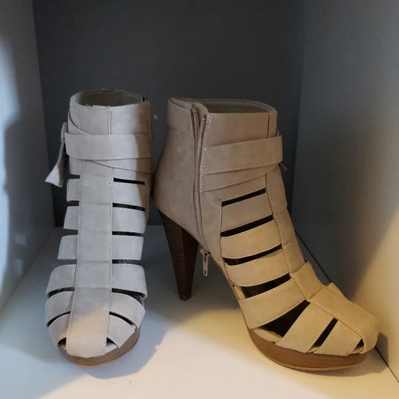 Tan booties - Picture 2 of 3